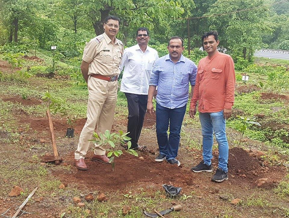 Vivek Tree Plantation Inspector Yunus Shaikh Image